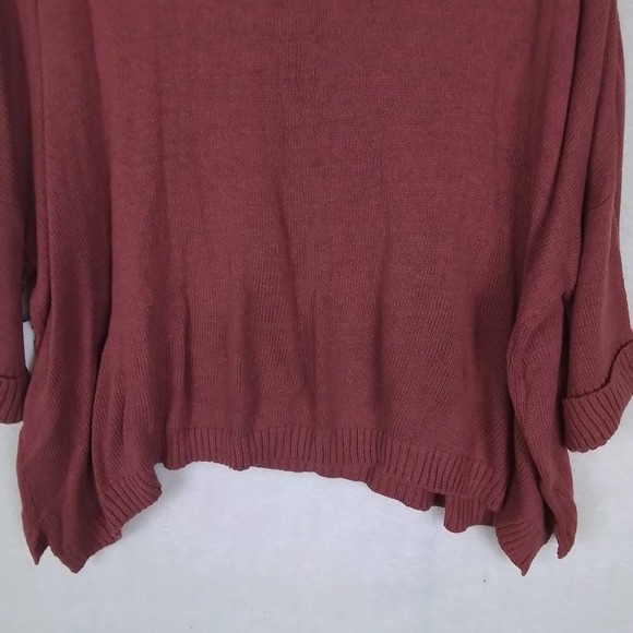 Olive & Vine Super Oversized Asymmetrical Hem Sweater Size Small in Rust Brown - Picture 7 of 13